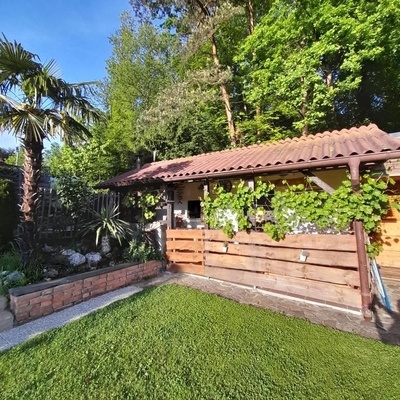 The apartment has a large terrace and a courtyard.
