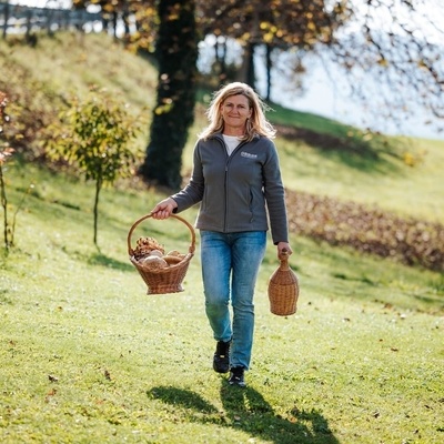 The hosts have decades-long tradition in hospitality.