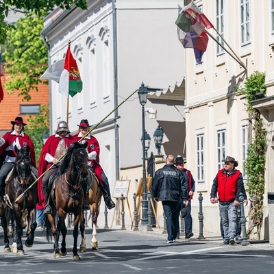 Prihod svetega Jurija na konju in spopad z zmajem napove prihod pomladi na Kozjansko.