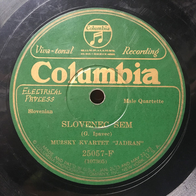 Morda eden najstarejših zvočnih posnetkov Gustavove skladbe Slovenec sem, je iz leta 1927.