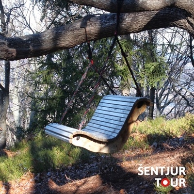 The swinging bench in the Resevna forest.
