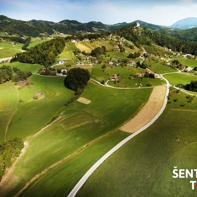 The 2,864-meter-long trail takes us to the top of St. Ursula Hill.