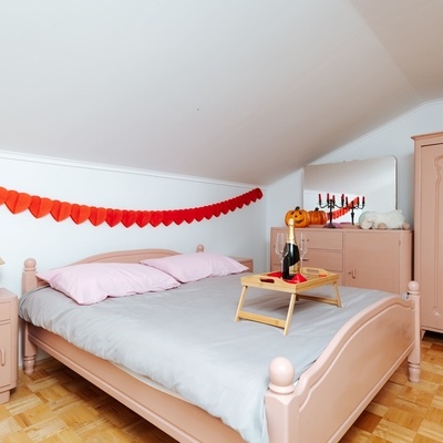 Apartma ima 2 spalnici.