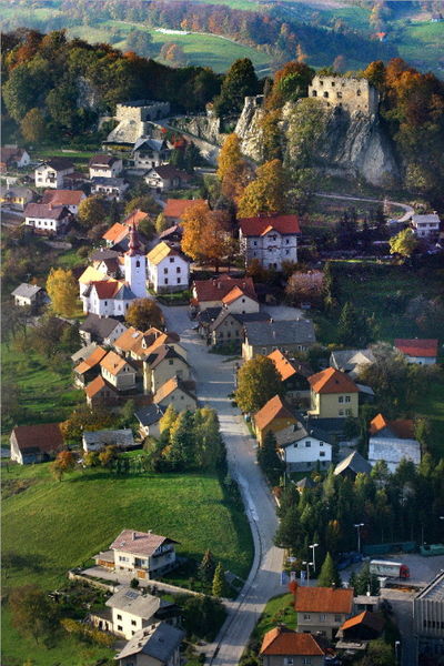 Čudovit trg Planina pri Sevnici vabi na Kozjansko.