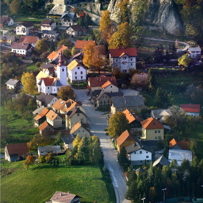 Čudovit trg Planina pri Sevnici vabi na Kozjansko.