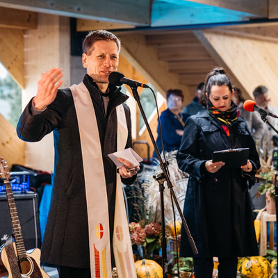 Župnik Mitja Markovič