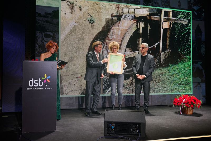 Predaja priznanja Marija Gračnar