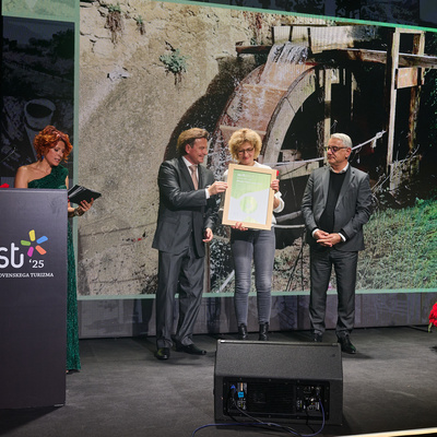 Predaja priznanja Marija Gračnar