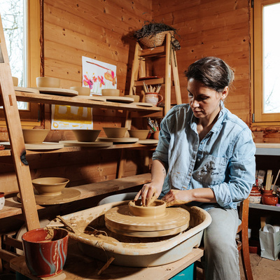 Most of her pieces are shaped on the pottery wheel and are available for purchase during your visit to her studio at Ponikva.